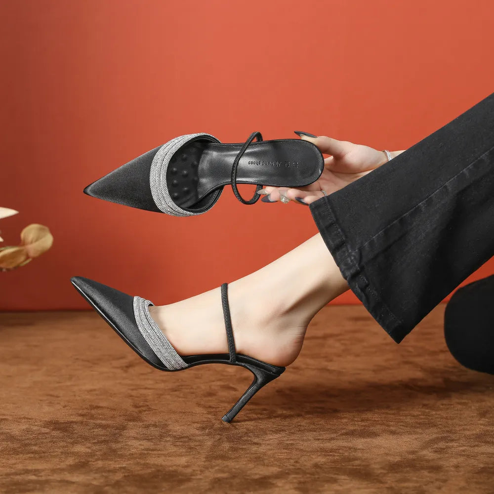 GC Women "Jewels of His Crown" Pumps