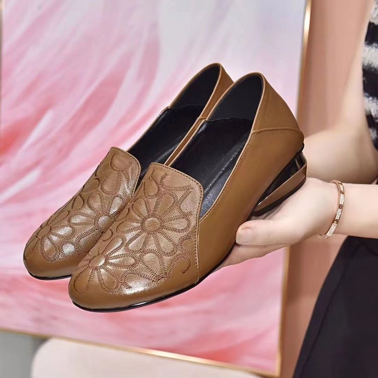 GC Women "Vintage Bloom" Embroidered Flats