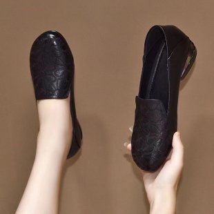 GC Women "Vintage Bloom" Embroidered Flats