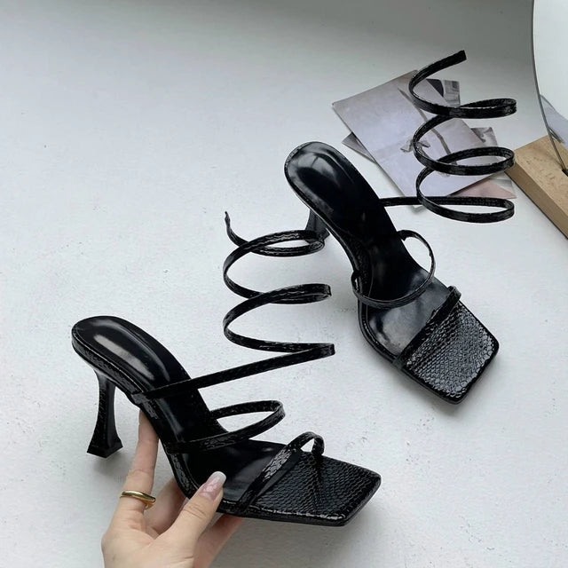 GC Women "Loop D Loop" Heel Sandals